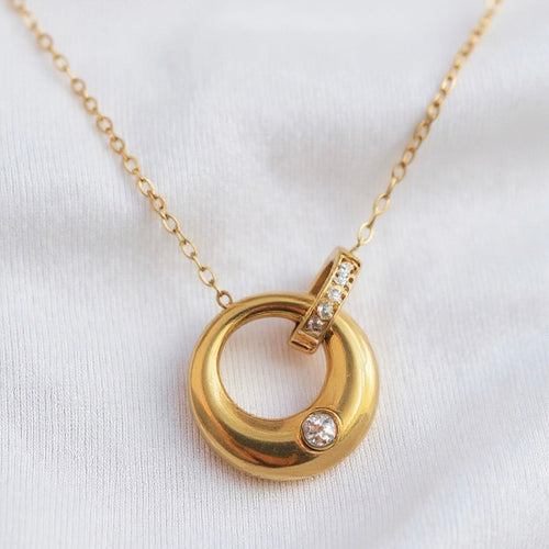 Celestial - Gold Circle Interlock Pendant Necklace